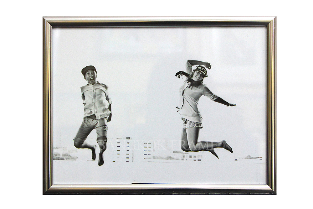 กรอบรูปอลูมิเนียมสีเงิน